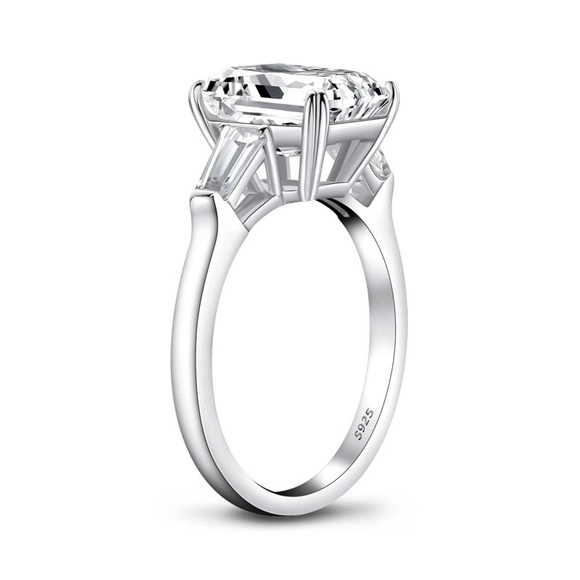 1.75Ct Emerald Cut Swarovski 9x7 Solitaire Ring - Picture 5 of 16